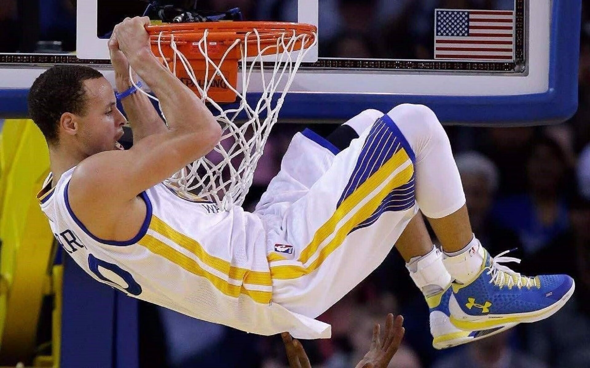 由于 2026 季后赛收视率激增，NBA 考虑在下赛季进一步增加全球海外赛的场次。